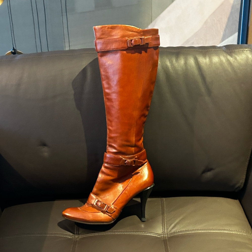 Modern Vintage Tan Leather Heeled Boots